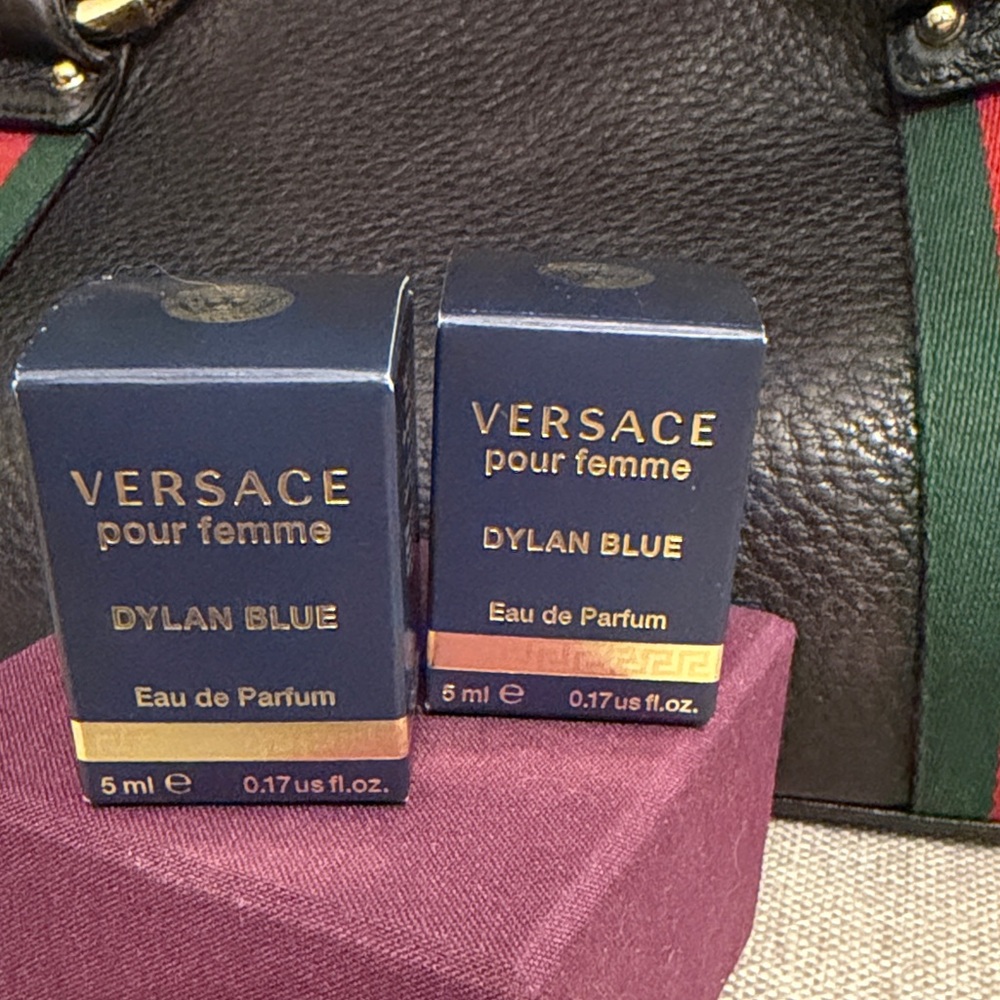 2- Versace Pour Femme Dylan Blue Eau de Parfum 0.17